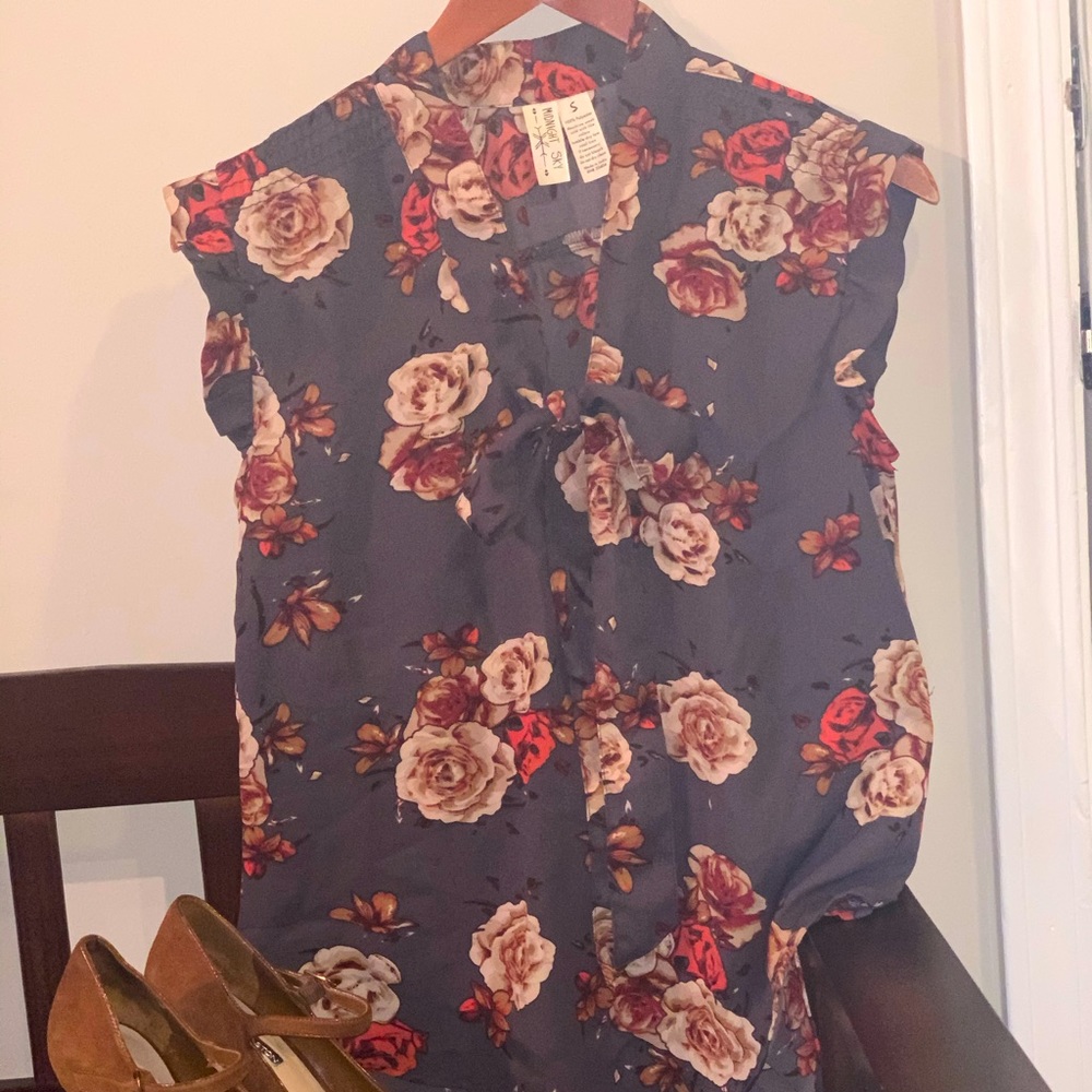 Flap Collar Floral